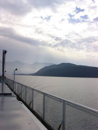 http://www.darrenbarefoot.com/images/albums/Family%20and%20Friends/Keats/View%20from%20Glorious%20BC%20Ferries.JPG